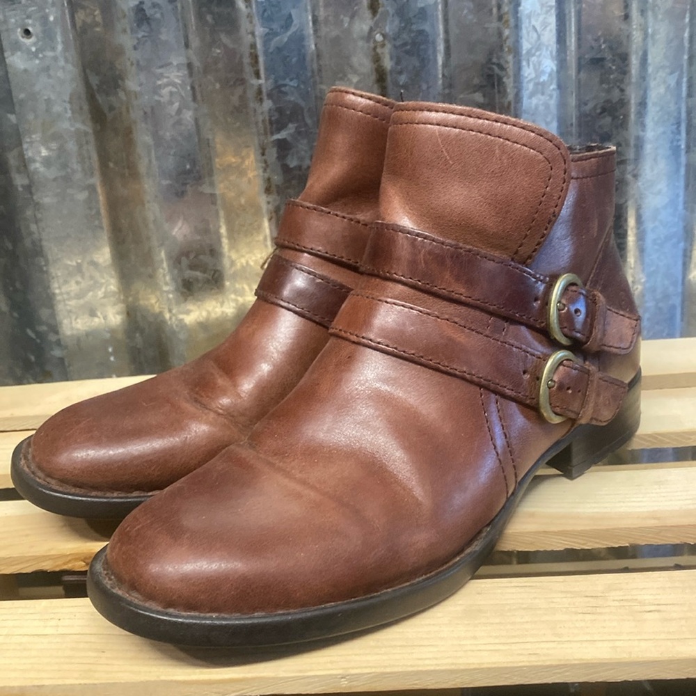 Leather brown Born Boots